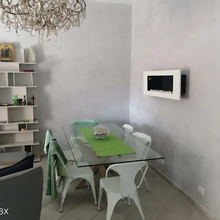 Apartman Labico121 *